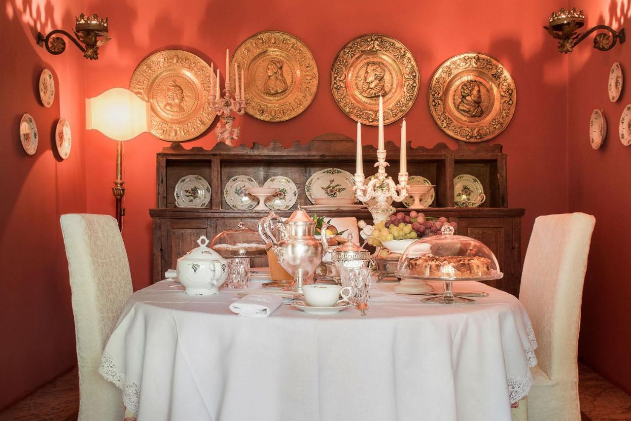 B&B Alla Mezza Luna Lonato Buitenkant foto